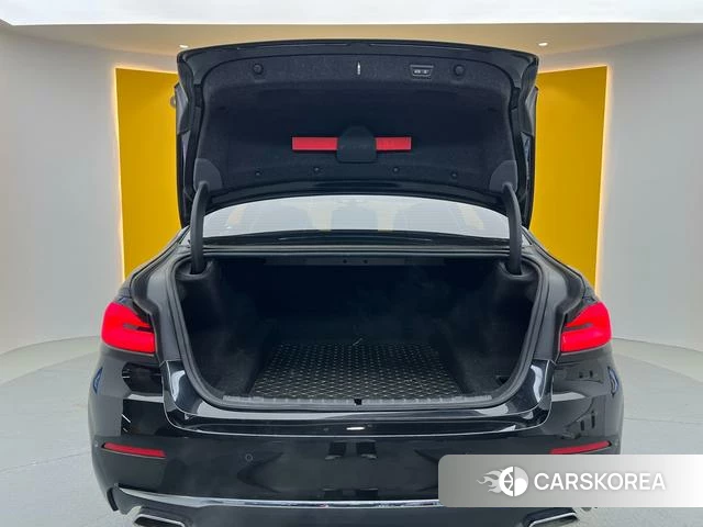 BMW 5 series 2023 Черный из Китая, фото 6