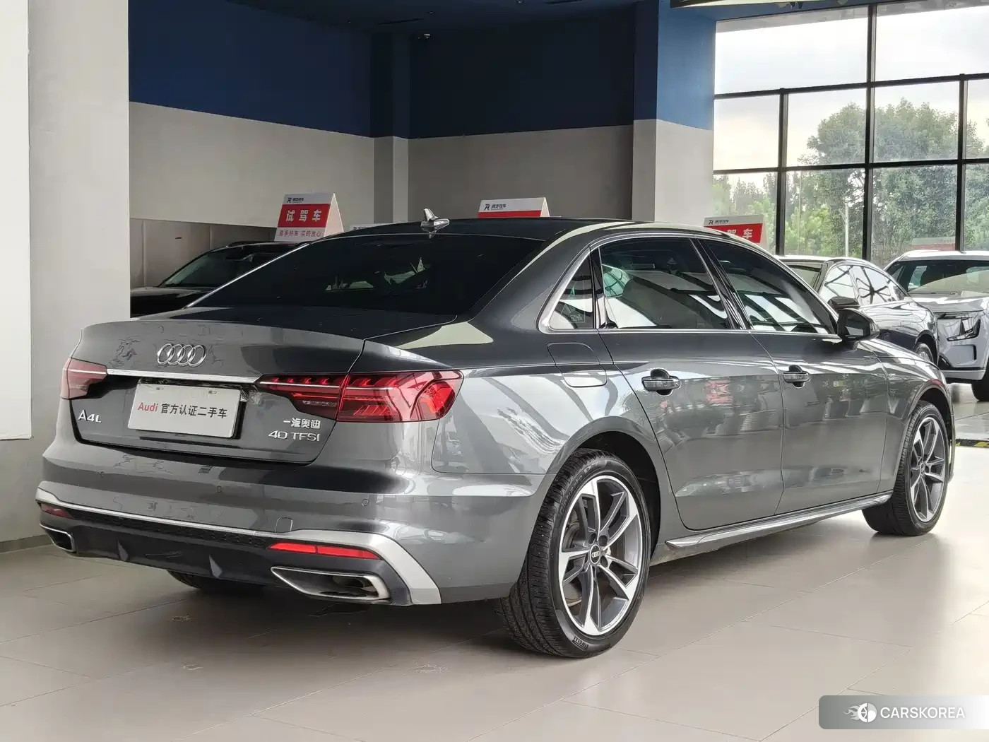 Audi A4L 2024 Silver/gray из Китая, фото 6