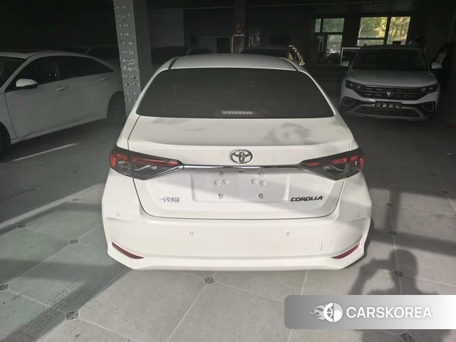 Toyota Corolla 2023 Белый из Китая, фото 6