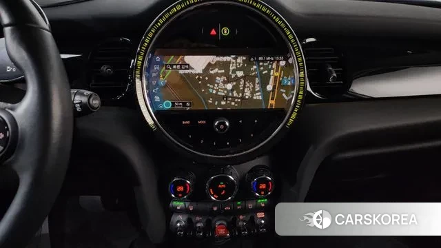 Mini Cooper 2024 Серебряный из Кореи, фото 6