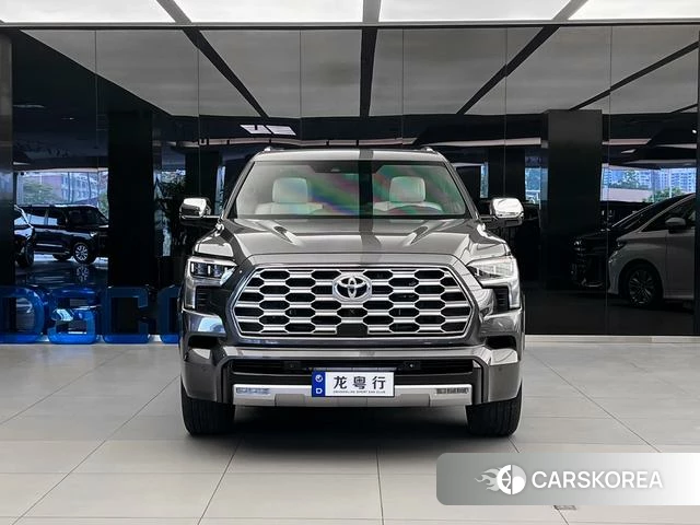 Toyota Sequoia 2024 Темно-серый из Китая, фото 6