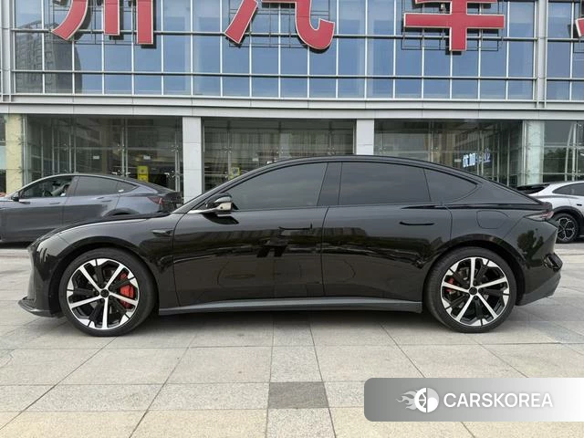 Weilai ET5 2023 Черный из Китая, фото 6