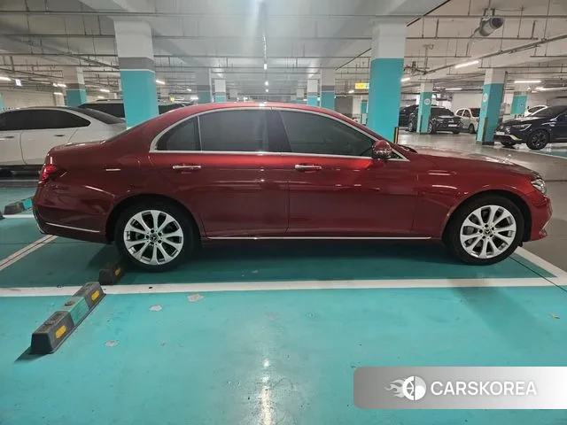 Mercedes-Benz E-Class W213 2019 Красный из Кореи, фото 6