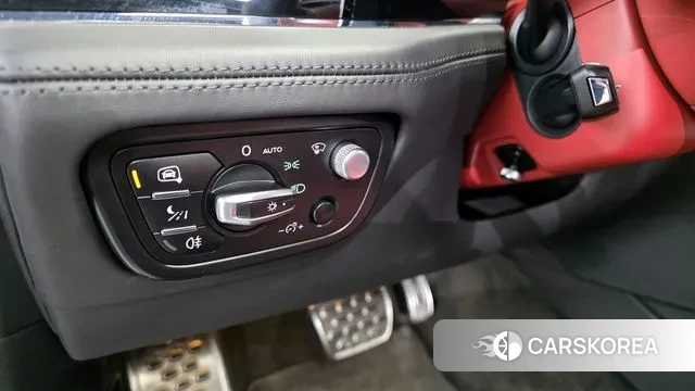 Bentley Bentayga 2018 Черный из Кореи, фото 6