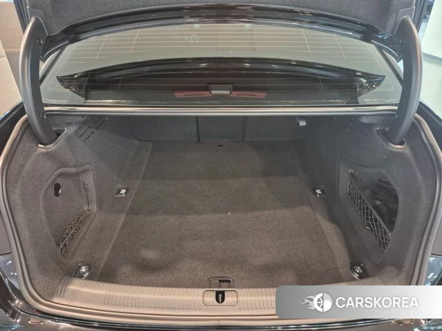 Audi A4 (B9) 2023 Черный из Кореи, фото 6