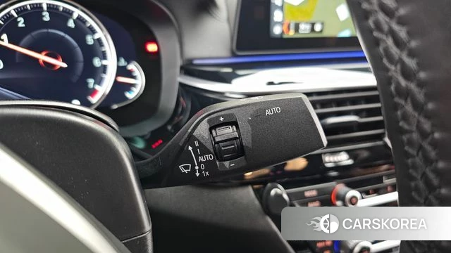 BMW 5 Series (G30) 2018 Синий из Кореи, фото 6