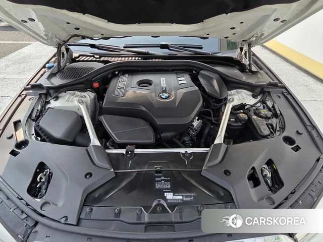 BMW 5 Series (G30) 2019 Белый из Кореи, фото 6