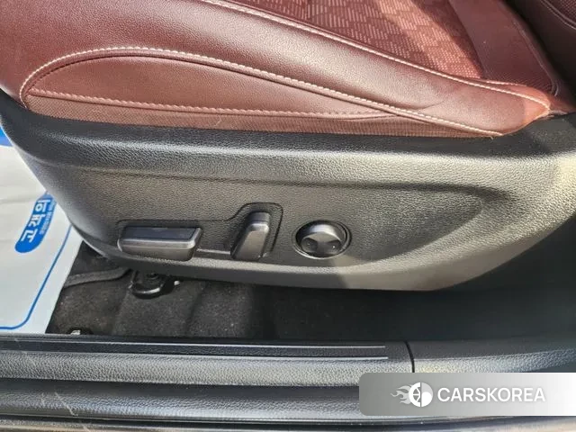 Kia Seltos 2020 Жемчужный двухцветный из Кореи, фото 6