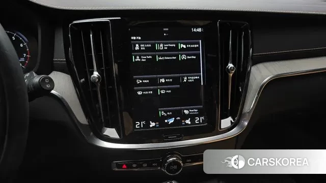 Volvo V60 Cross-Country 2nd Generation 2020 Белый из Кореи, фото 6