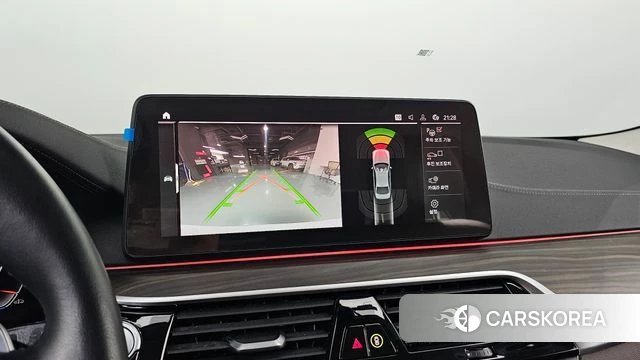 BMW 5 Series (G30) 2022 Белый из Кореи, фото 6