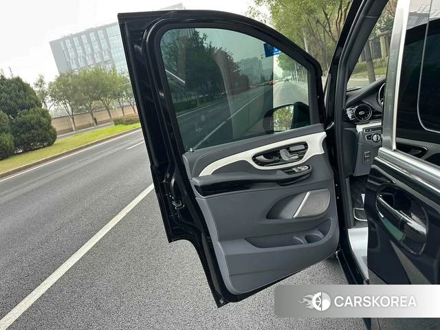 Mercedes-Benz V-class 2023 Черный из Китая, фото 6