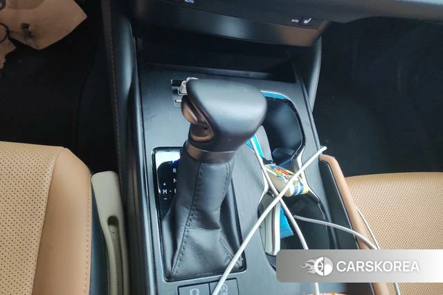 Lexus ES 2023 Темно-серый из Китая, фото 6