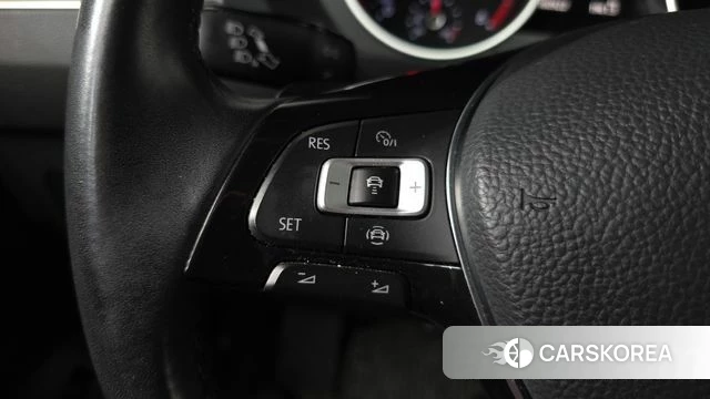 Volkswagen Tiguan second Generation 2019 Белый из Кореи, фото 6