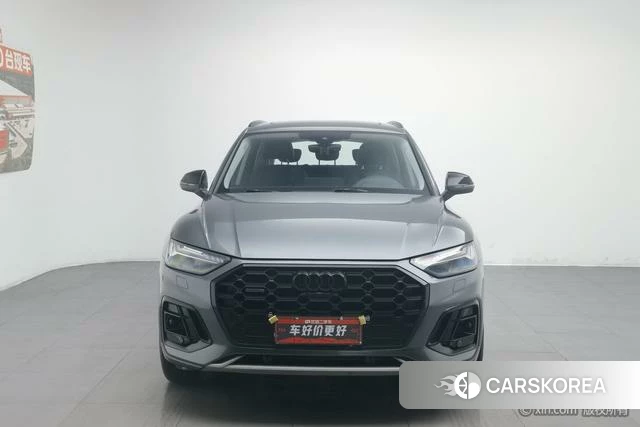 Audi Q5L 2022 Темно-серый из Китая, фото 6