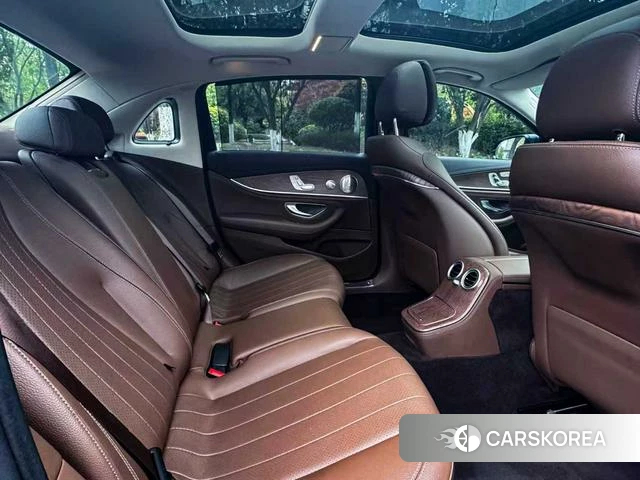 Mercedes-Benz E-class 2022 Черный из Китая, фото 6