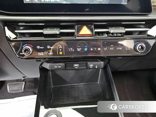 Kia Di Ol Nu Niro 2024 Небесно-голубой из Кореи, фото 6