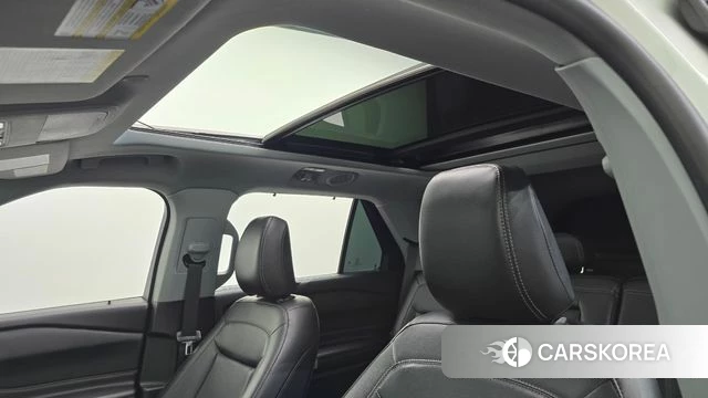 Ford Explorer 6th Generation 2022 Белый из Кореи, фото 6