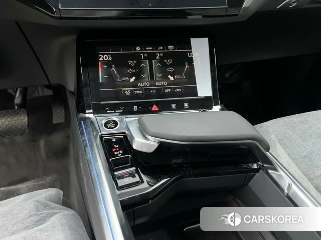 Audi e-tron 2026 Синий из Китая, фото 6