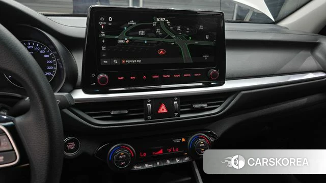 Kia The New K3 2nd generation 2022 Белый из Кореи, фото 6