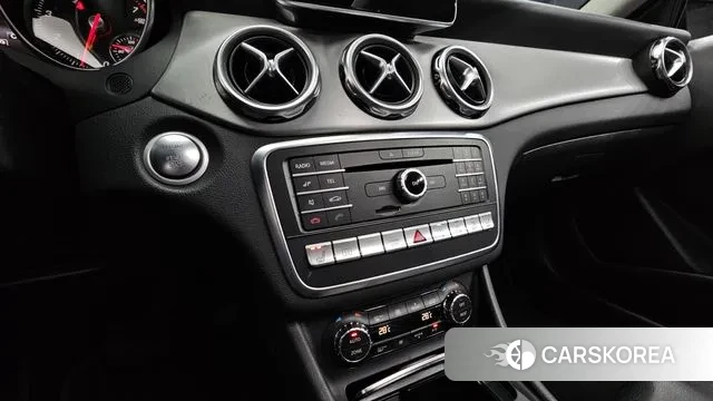 Mercedes-Benz GLA-Class X156 2018 Черный из Кореи, фото 6
