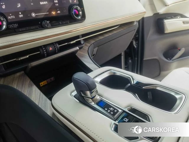 Lexus LM 2024 Шампань из Китая, фото 6