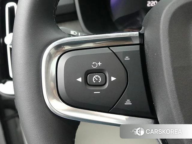 Volvo XC40 2024 Белый из Кореи, фото 6