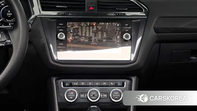 Volkswagen Tiguan Allspace 2018 Белый из Кореи, фото 6