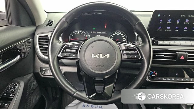 Kia Seltos 2022 Белый из Кореи, фото 6