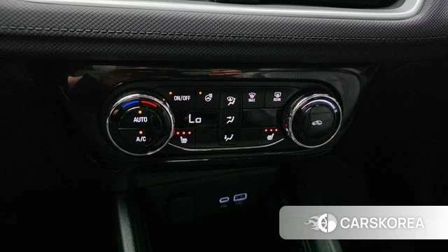 Chevrolet (GM Daewoo) The New Trail Blazer 2023 Черный из Кореи, фото 6