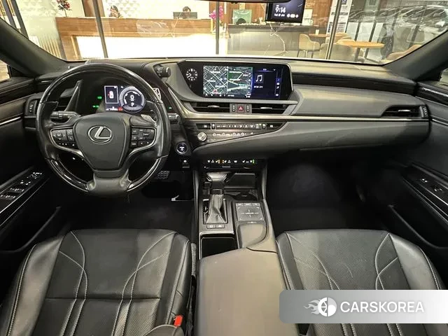 Lexus ES300h 7th generation 2021 Белый из Кореи, фото 6