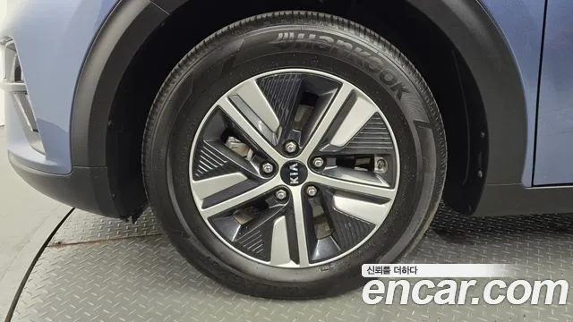 Kia The New Niro 2019 Светло-серебряный цвет из Кореи, фото 6