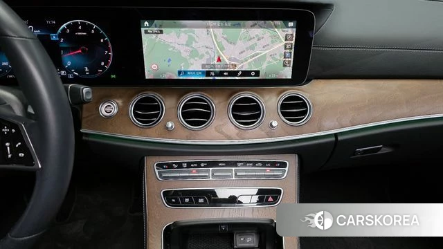 Mercedes-Benz E-Class W213 2022 Белый из Кореи, фото 6