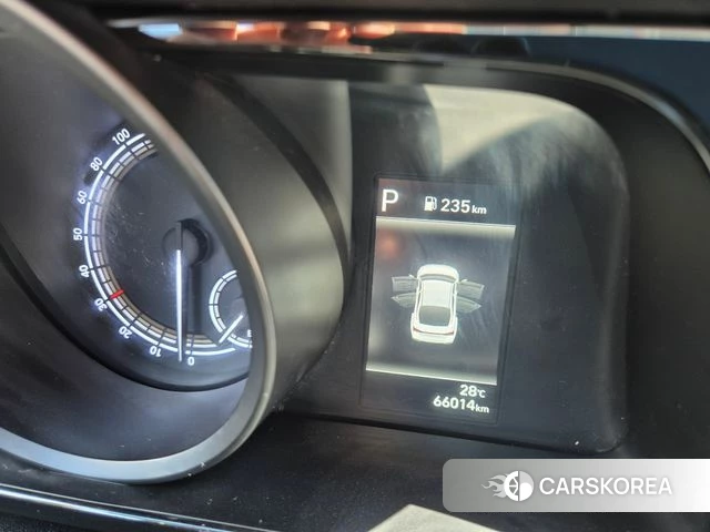 Hyundai Avante Hybrid (CN7) 2022 Белый из Кореи, фото 6
