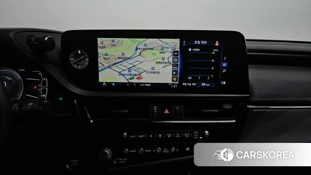 Lexus ES300h 7th generation 2022 Черный из Кореи, фото 6