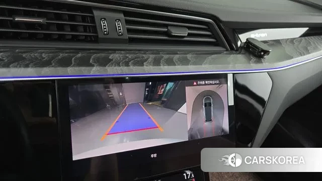 Audi e-Tron 2021 Белый из Кореи, фото 6