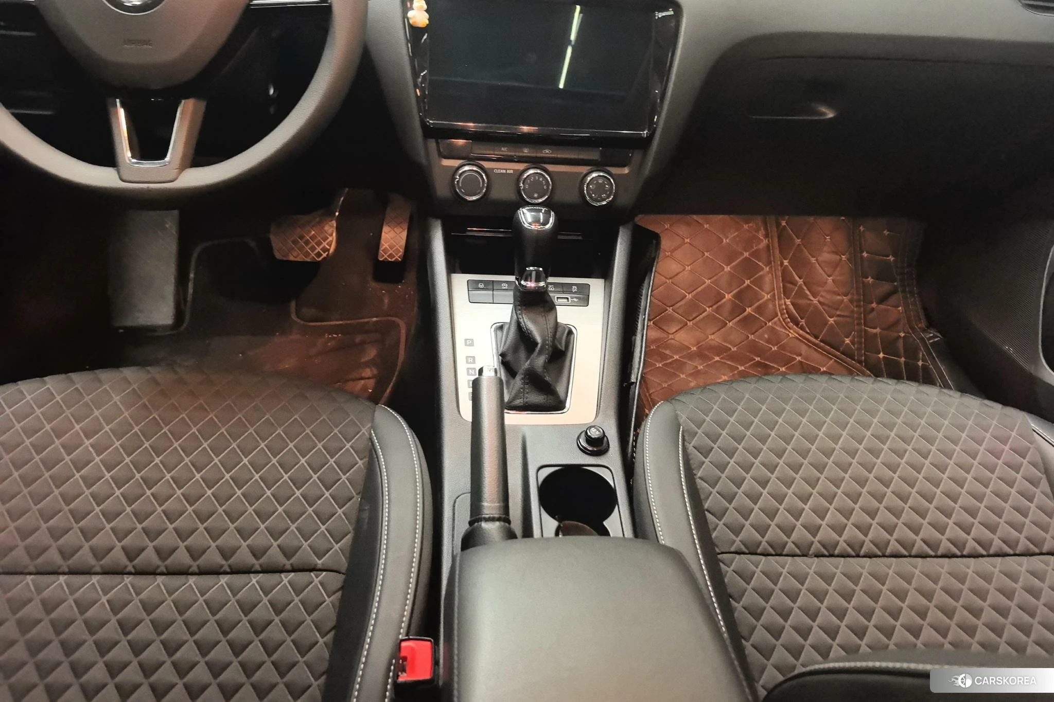 Skoda Octavia 2020 Белый из Китая, фото 6