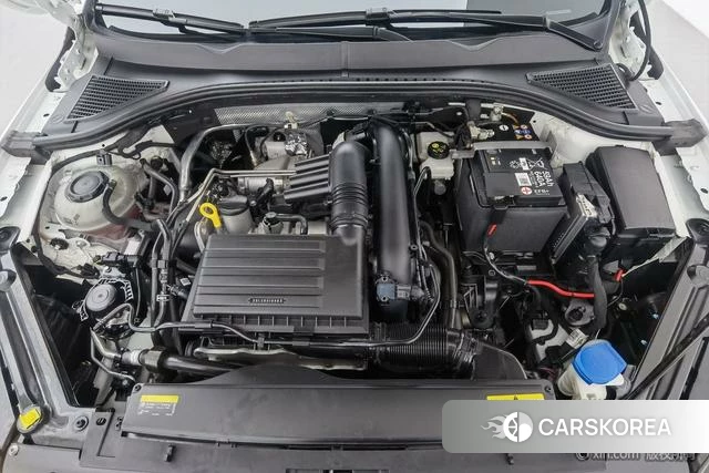 Volkswagen Bora 2024 Белый из Китая, фото 6