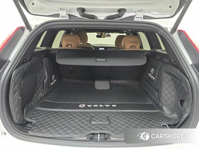 Volvo V60 Cross-Country 2nd Generation 2024 Белый из Кореи, фото 6