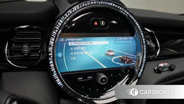 Mini Cooper S Convertible 2023 Зеленый из Кореи, фото 6