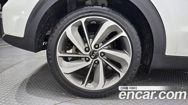 Kia Niro 2018 Белый из Кореи, фото 6