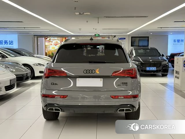 Audi Q5L 2023 Темно-серый из Китая, фото 6