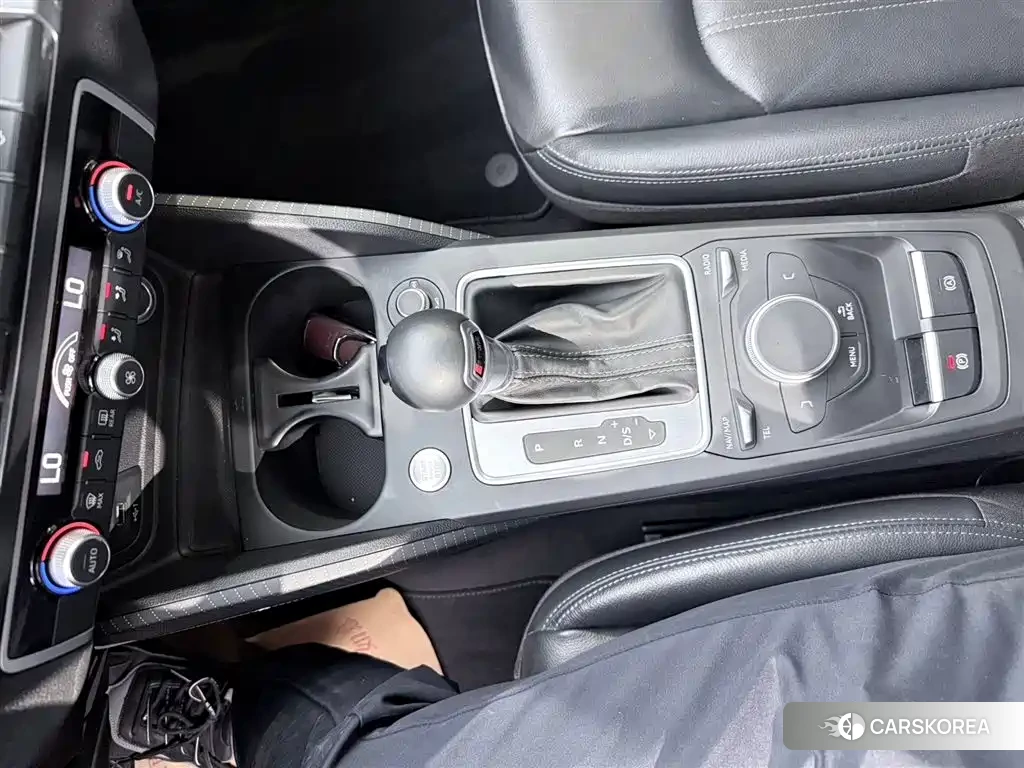 Audi Q2L 2023 Синий из Китая, фото 6