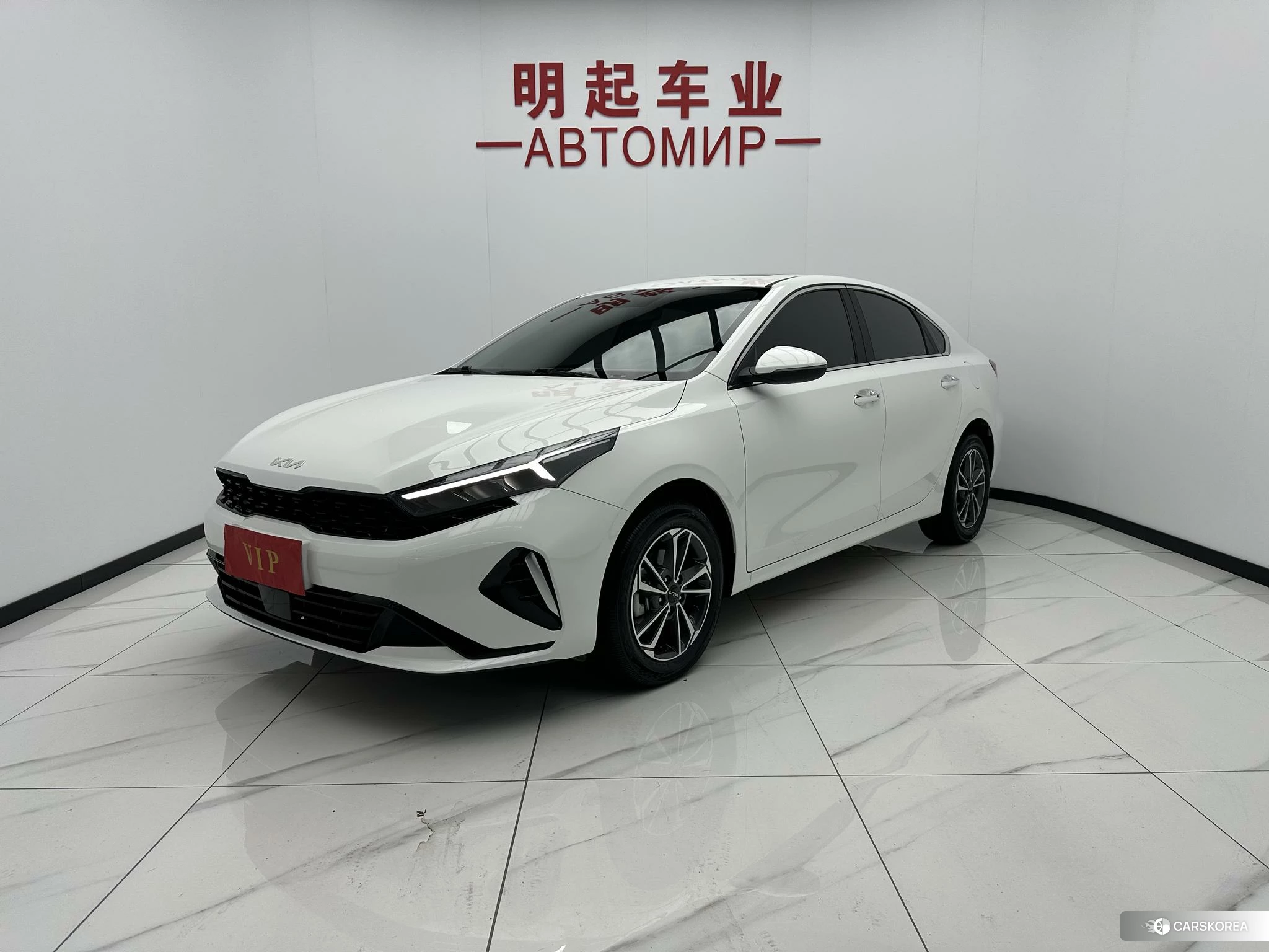 Kia K3 2023 Белый из Китая, фото 6