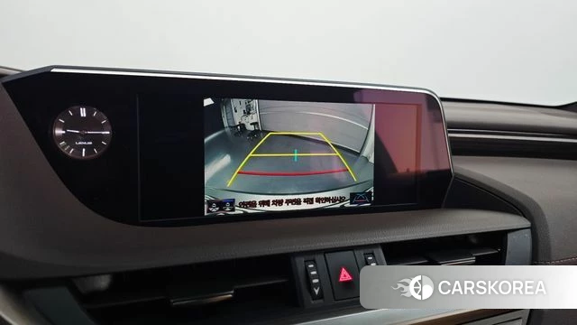 Lexus ES300h 7th generation 2020 Серебряный из Кореи, фото 6