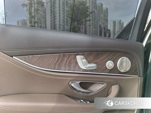 Mercedes-Benz E-class 2021 Черный из Китая, фото 6