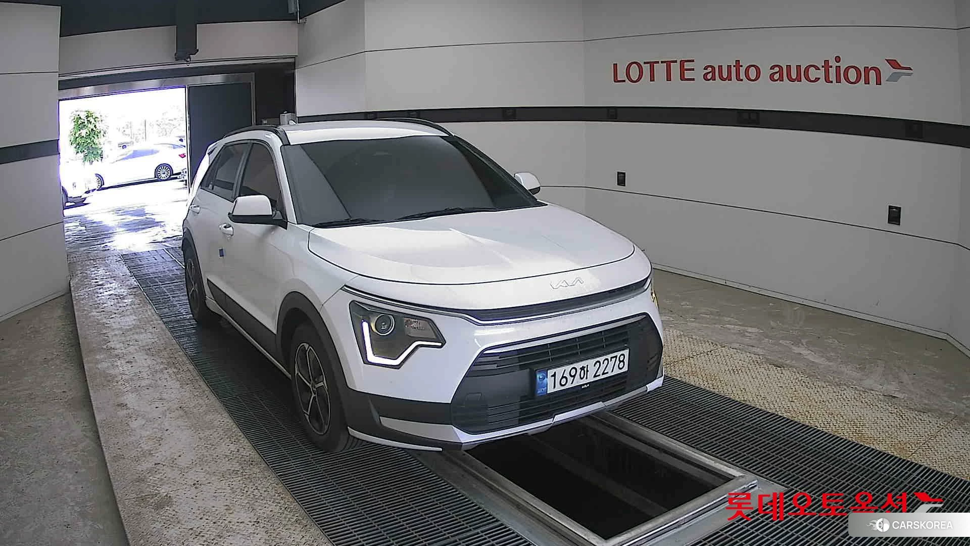 Kia Niro Hybrid 2022 Snow White Pearl (optional) из Кореи, фото 6