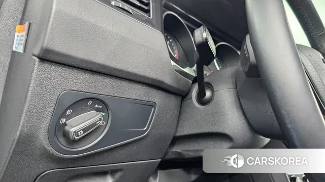 Volkswagen Tiguan second Generation 2020 Белый из Кореи, фото 6