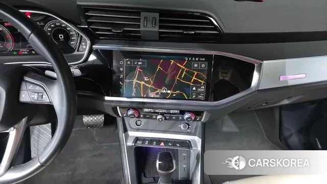 Audi Q3 (F3) 2023 Серый из Кореи, фото 6