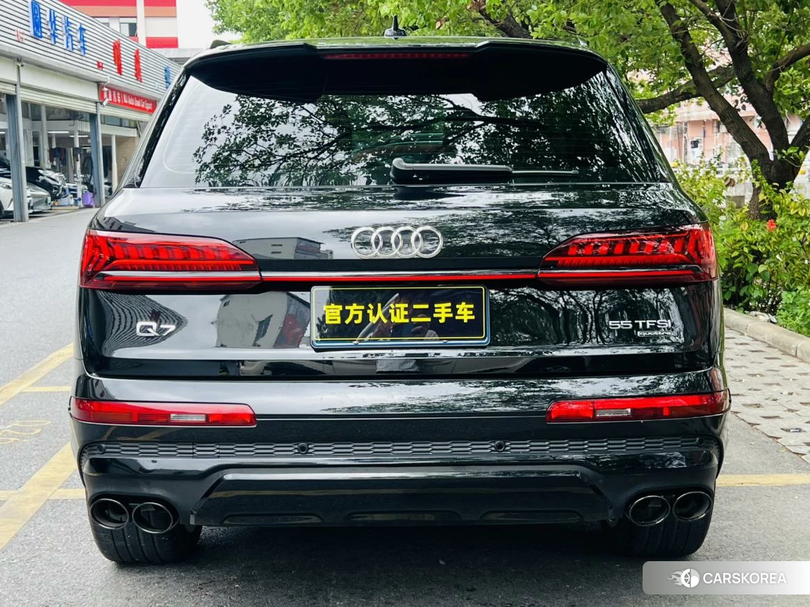 Audi Q7 2021 Черный из Китая, фото 6