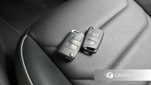 Volkswagen Tiguan second Generation 2022 Белый из Кореи, фото 6